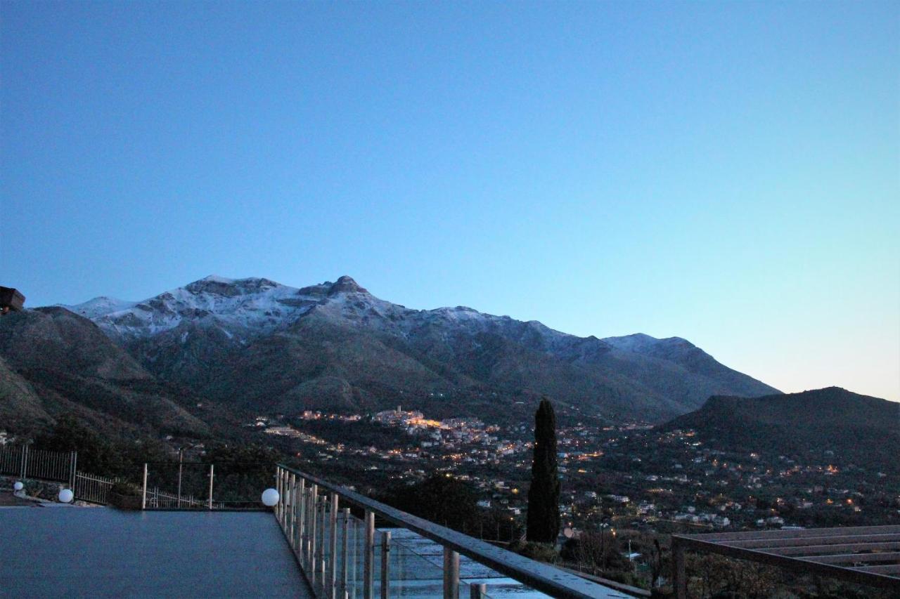 Villa Treglia B&B Formia Eksteriør bilde
